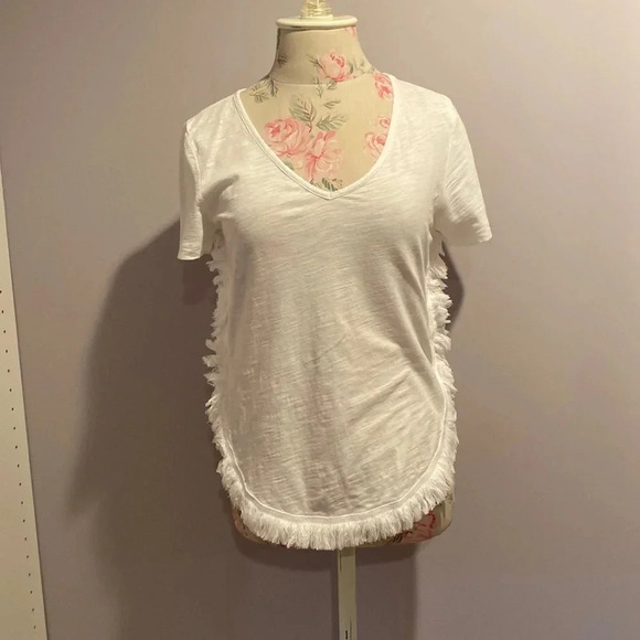 Stella & Dot Tops - Stella & Dot white v neck short sleeve tee size XS